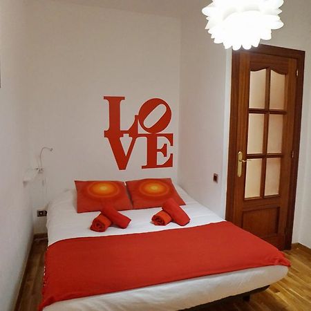 Barcelona4Seasons - Miro Apartment Екстериор снимка