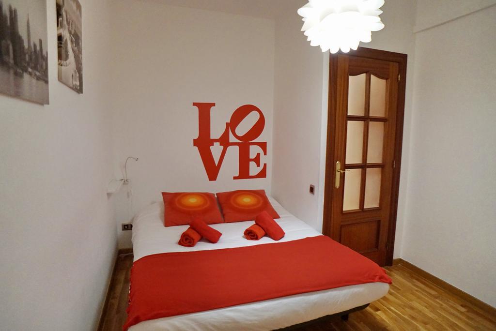 Barcelona4Seasons - Miro Apartment Екстериор снимка